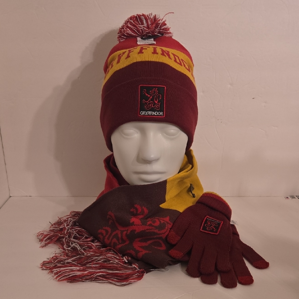 Universal Studios Harry Potter Gryffindor Winter Hat Set - Red & Gold - OS